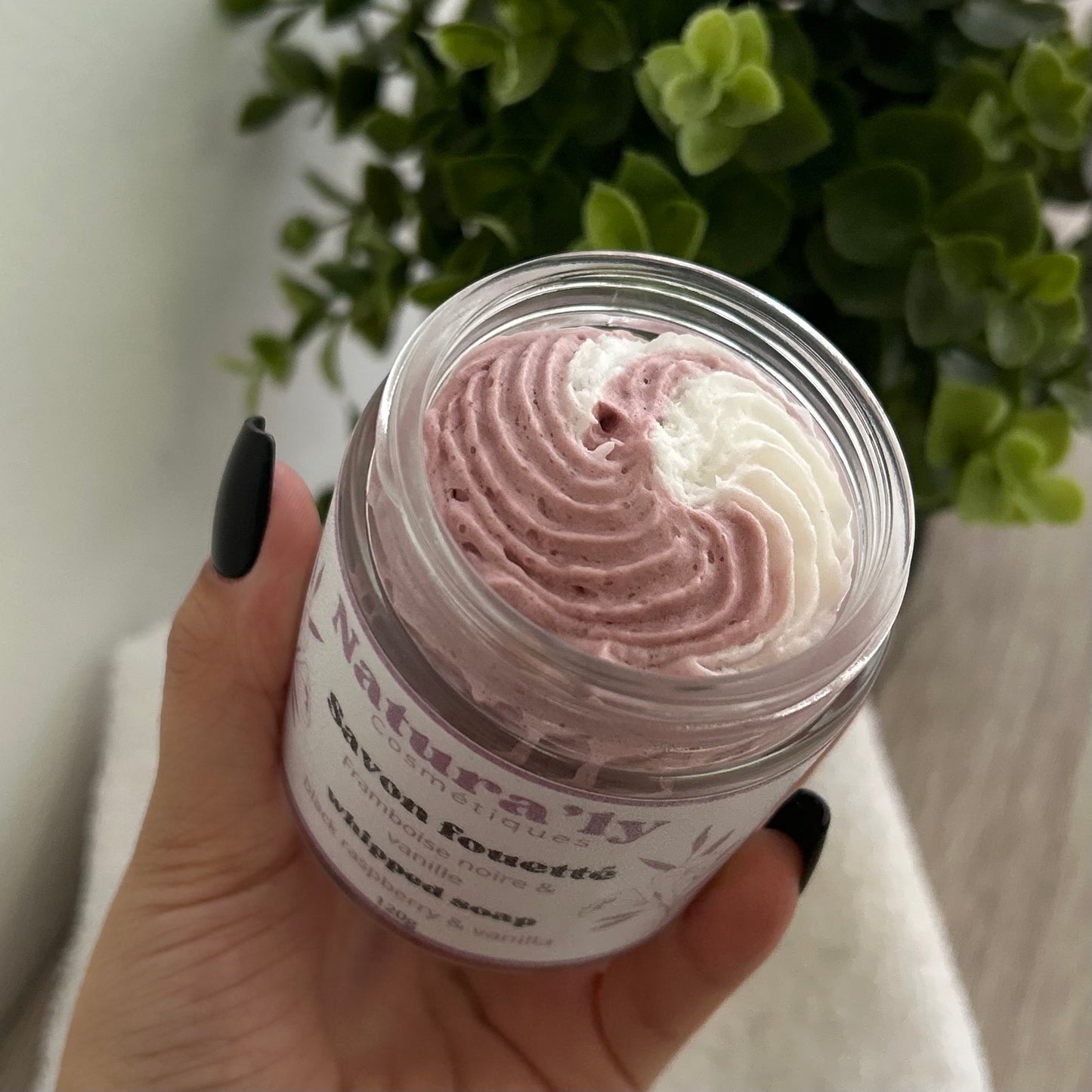 Savon fouetté framboise noire & vanille